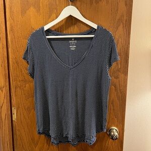 American Eagle Navy & White V-Neck Short Sleeve Tee